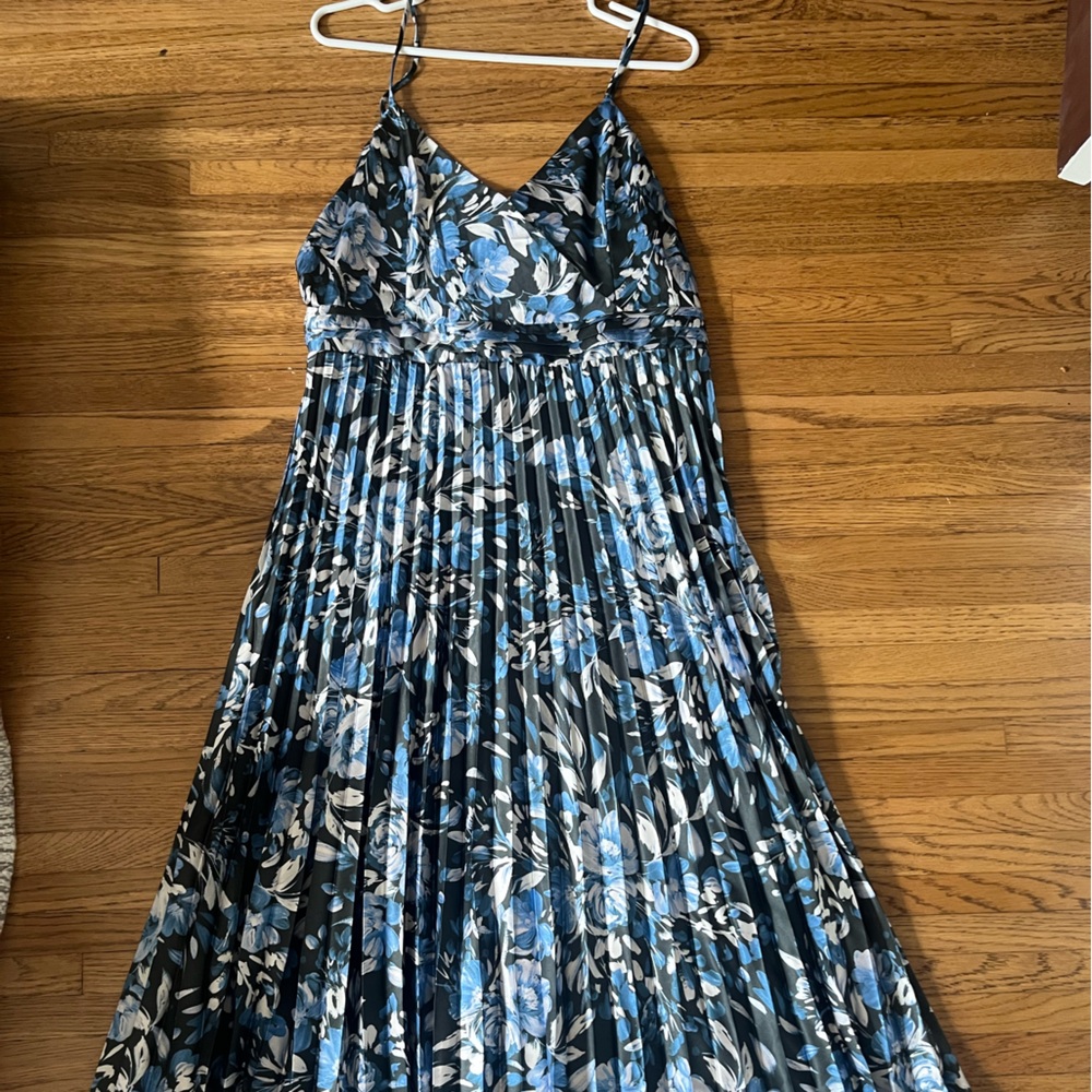 Lost + Wander Blue Floral Maxi Dress